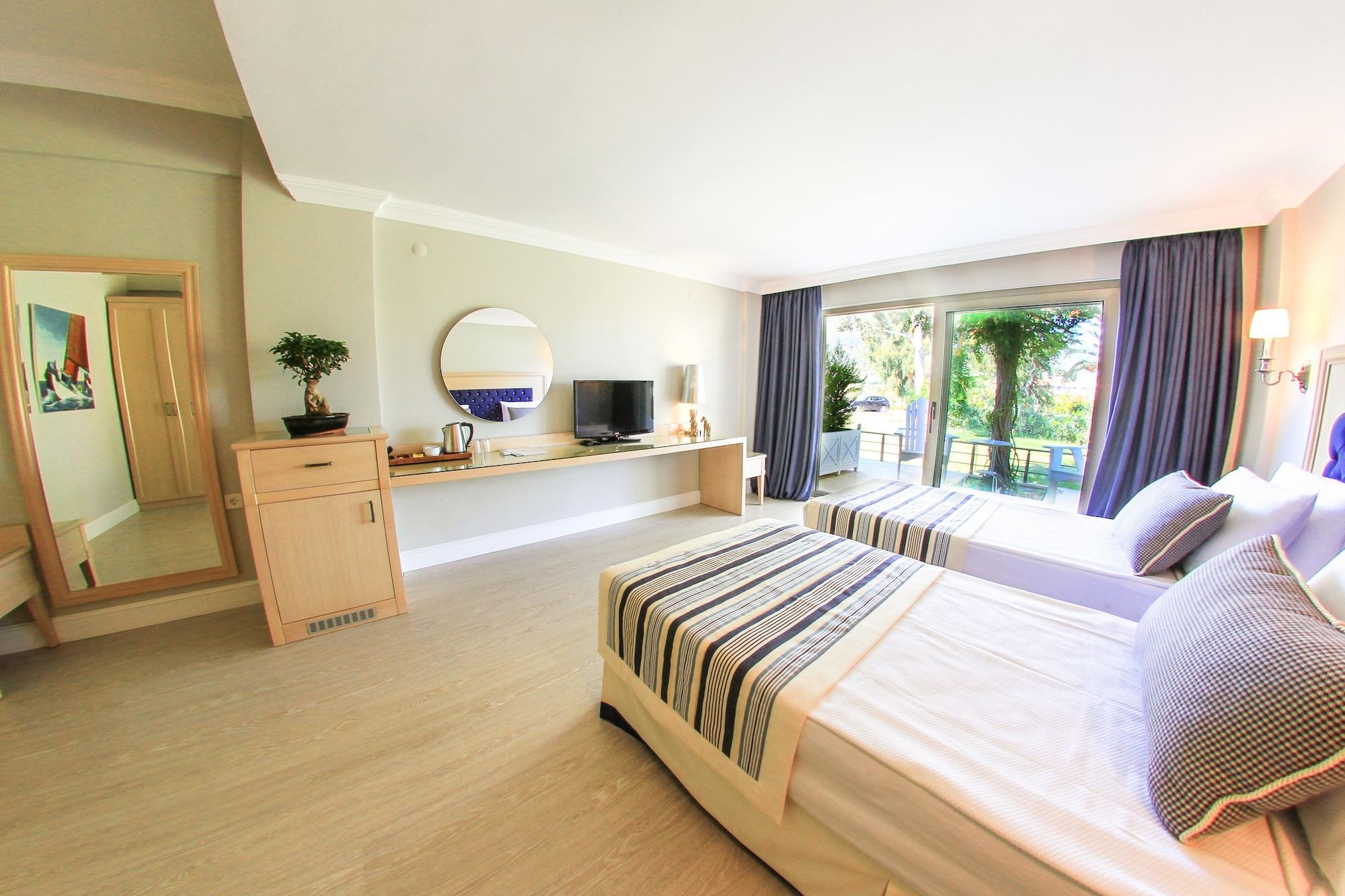 Palm Bay Beach Hotel Emecik エクステリア 写真