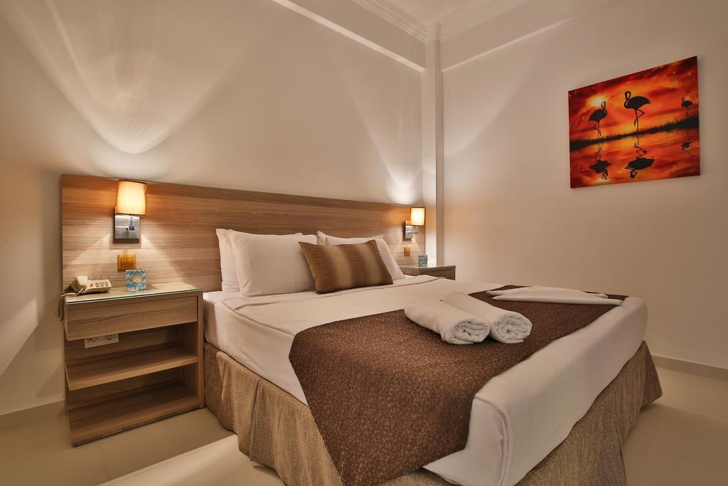 Palm Bay Beach Hotel Emecik エクステリア 写真