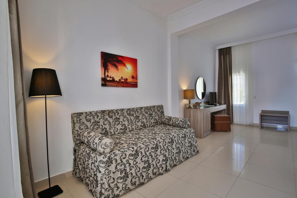 Palm Bay Beach Hotel Emecik エクステリア 写真
